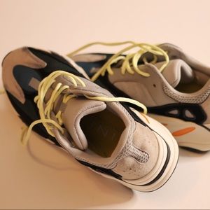 Adidas Yeezy Boost 700 Wave Runner